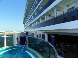 Carnival Dream - Jacuzzi close to cabins