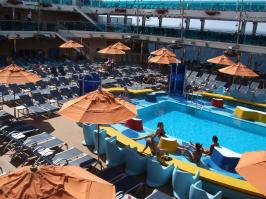 Carnival Dream - Main Pool