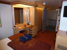 Bed and luggage mat