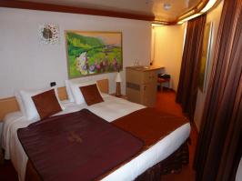 Bed and Mini-Bar