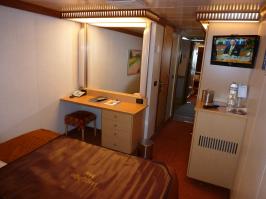 Dressing Area and Mini-bar