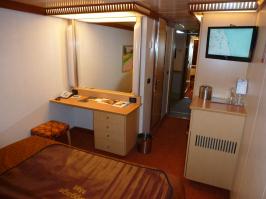 Dressing Area and Mini-bar