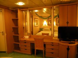 nice storage and vanity