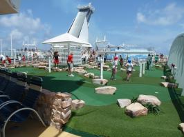 Royal Caribbean Oasis of the Seas - Mini Golf